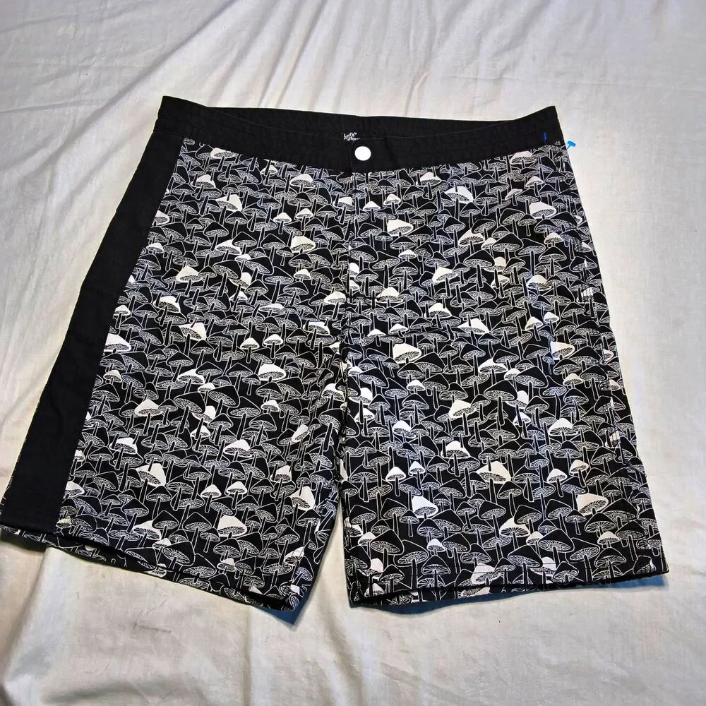 Levi's California Mens Board Shorts Black/White Mushroom Print Cargo size 34